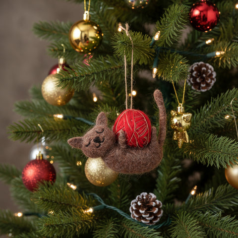 Cat with Ball of Yarn Felt Decoration
