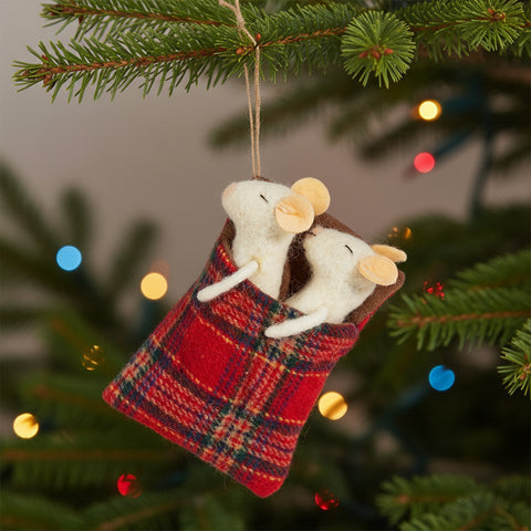 Two mice in a Bed Decoration