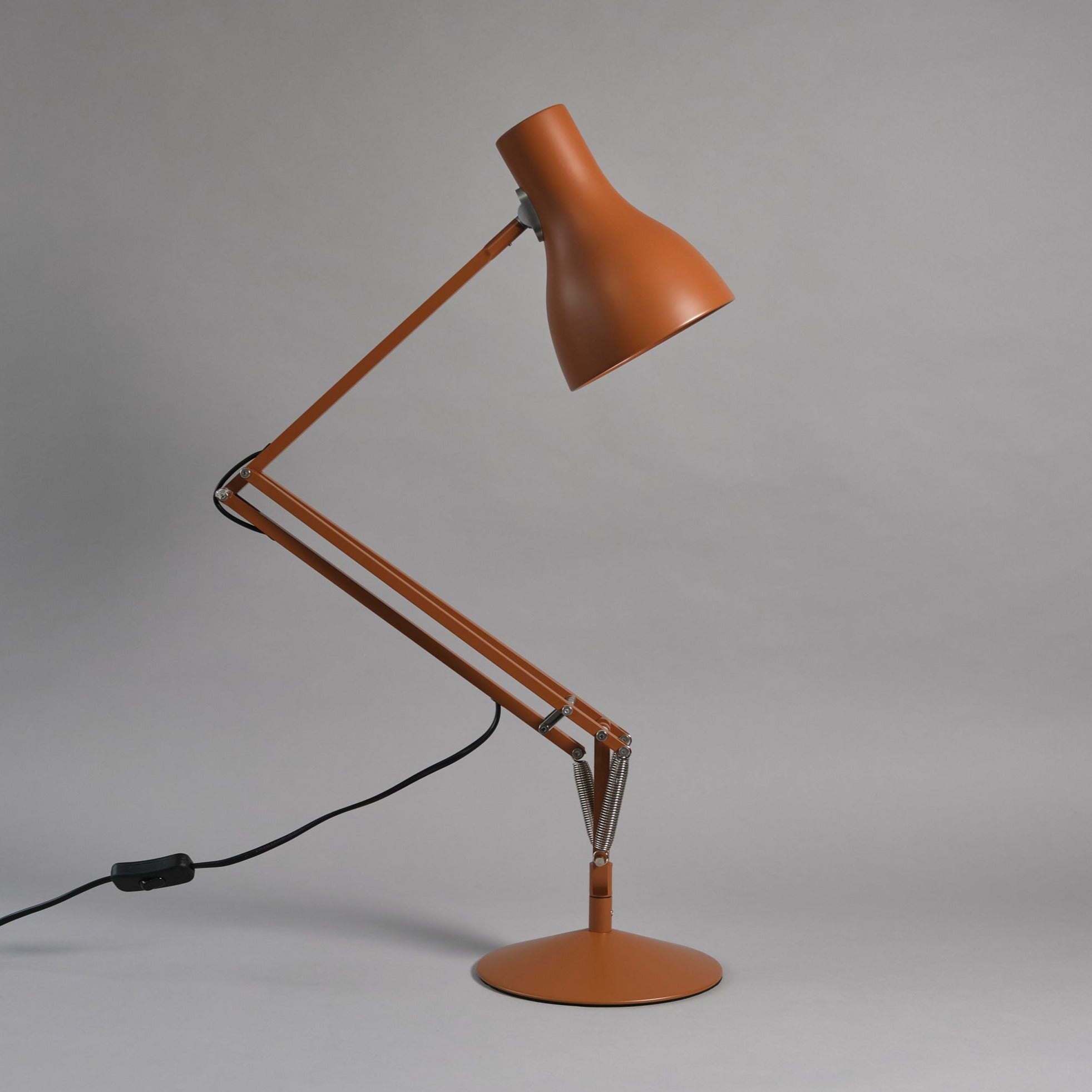 Sienna Type 75™ Desk Lamp